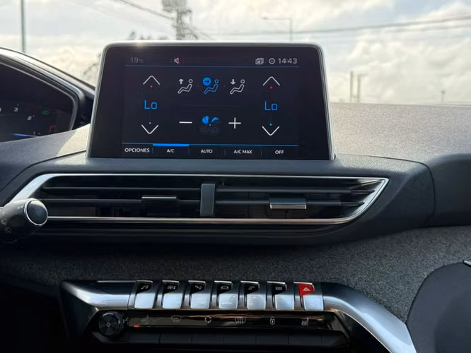 Peugeot 5008 1.6 ALLURE E-HDI DIESEL 4X2 AT 5P 2018 - Imagen 13