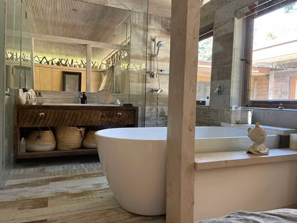 SE VENDE CASA EXCLUSIVA, EN CONDOMINIO A 12 MINUTOS DE PUCÓN. - Imagen 3