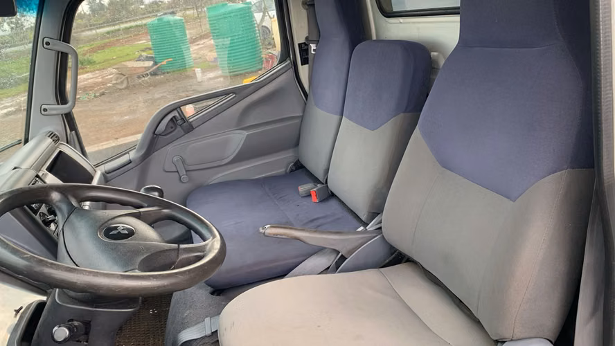 Camión Mitsubishi Fuso con equipo de frio