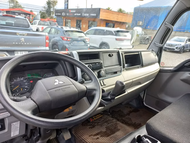 MITSUBISHI FUSO CANTER 915