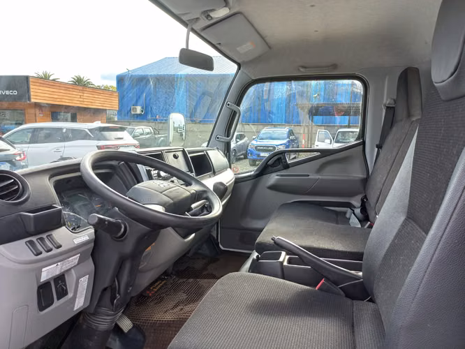 MITSUBISHI FUSO CANTER 915