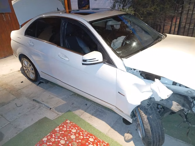 Mercedes c200 chocado