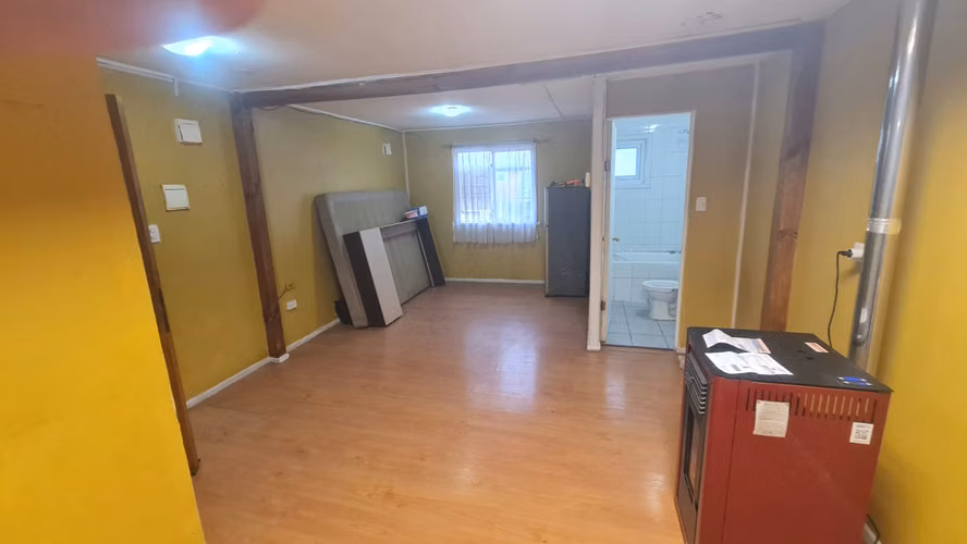 SE VENDE CASA DE DOS DORMITORIOS Y UN BAÑO  EN LABRANZA