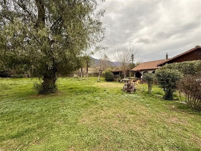 Gran casa con 2900m2 de terreno y 300 construidos, La Reina