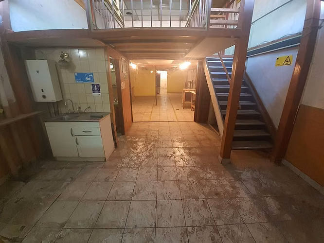 SE ARRIENDA AMPLIA Y EQUIPADA BODEGA EN BARRIO FRANKLIN