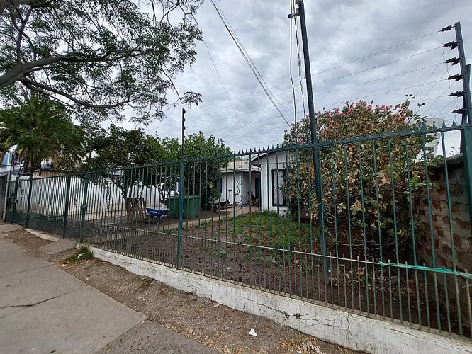 AMPLIA CASA CON OFICINAS Y GALPÓN CALLE LIBERTAD MAIPÚ - Imagen 29