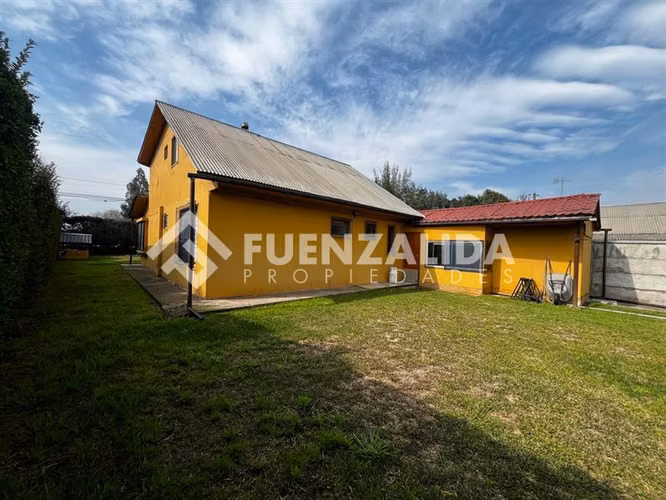 Casa vendo 4D 3B Quincho Jardín Formado en El Monte