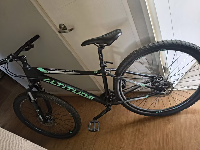 Bicicleta usada con poco uso