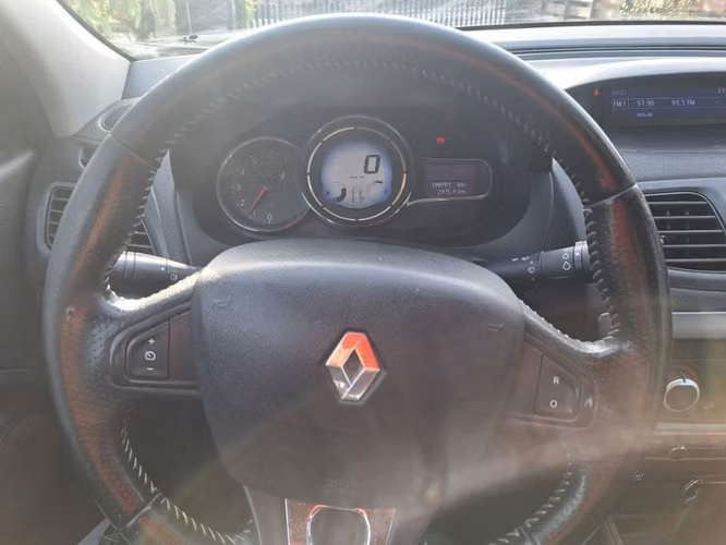 Renault modelo Fluence año 2016