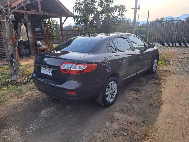 Renault modelo Fluence año 2016