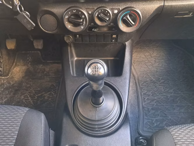 TOYOTA HILUX 2021