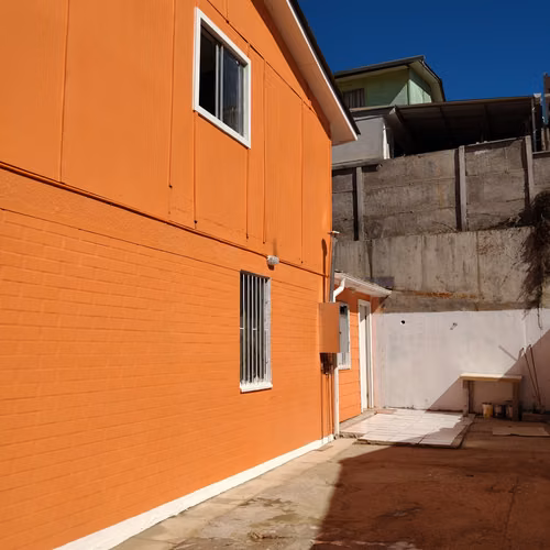 SE ARRIENDA CASA REMODELADA 3D 1B $430.000.-