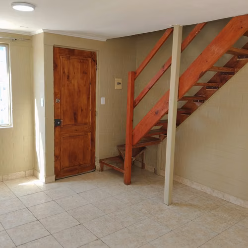 SE ARRIENDA CASA REMODELADA 3D 1B $430.000.-