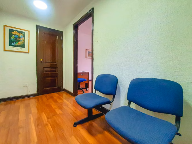 Oficina en Arriendo Santiago a Pasos de Metro Plaza de Armas