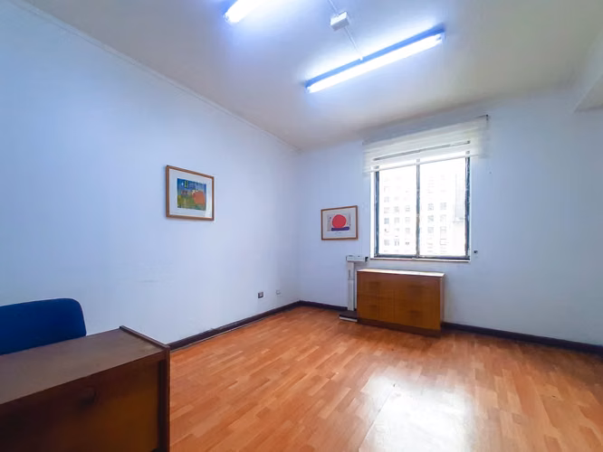 Oficina en Arriendo Santiago a Pasos de Metro Plaza de Armas - Imagen 3