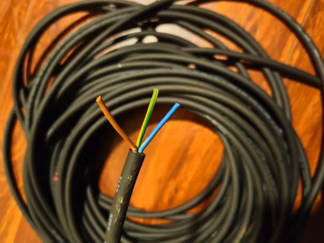 Cable engomado - Imagen 1