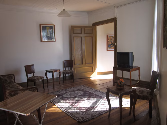 HABITACIONES AMOBLADAS EN CERRO ALEGRE, MUY CENTRAL Y SEGURO