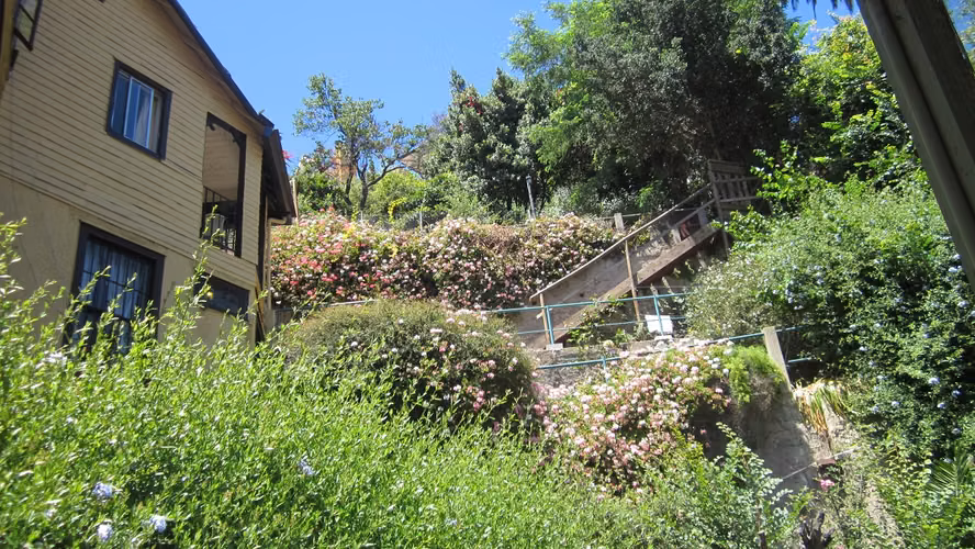 HABITACIONES AMOBLADAS EN CERRO ALEGRE, MUY CENTRAL Y SEGURO