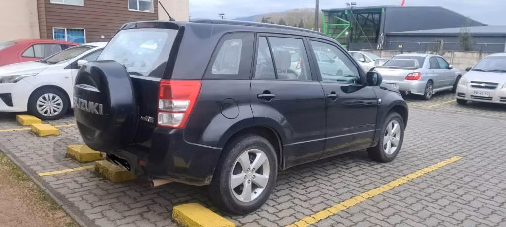 Se vende Suzuki gran nomade 4x2 2012