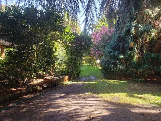 Parcela con casa y piscina camino a Rauco (180210)