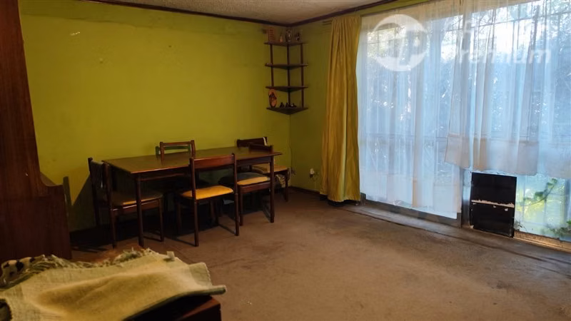 Casa en venta de 3 dorm. a una cuadra del metro.