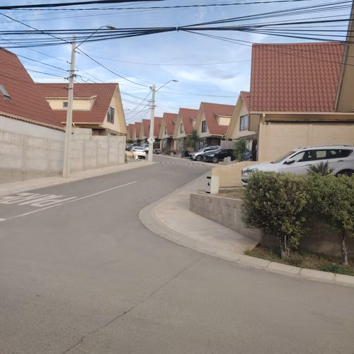CASA INDIVIDUAL 3D3B CONDOMINIO JARDINES DE PEÑABL