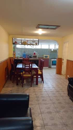 GRAN CASA DE UN PISO 4D 2B  A PASOS DEL TRONCAL - Imagen 6