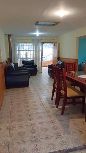 GRAN CASA DE UN PISO 4D 2B  A PASOS DEL TRONCAL - Imagen 7