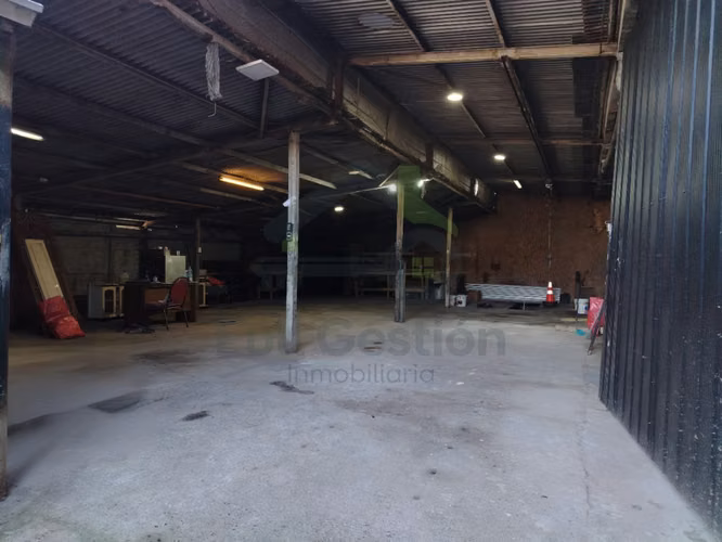 ARRIENDO - Bodega a minutos del Centro de la Ciudad