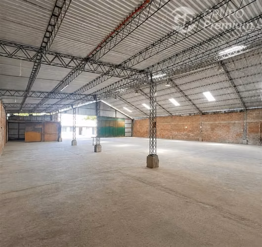 Arriendo Bodega 500m + Casa 120m + Terreno 1.000m Talca