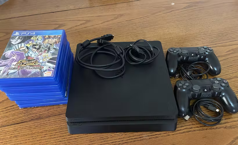 PlayStation 4 Slim todo original + 10 juegos + 2 controles