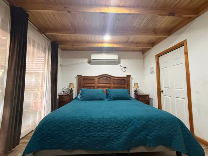 VENDEMOS CASA DE 1 PISO  EN VILLA EMMANUEL