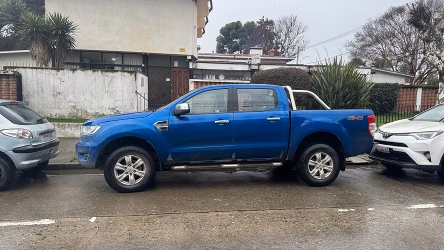 VENDO CAMIONETA FORD RANGER