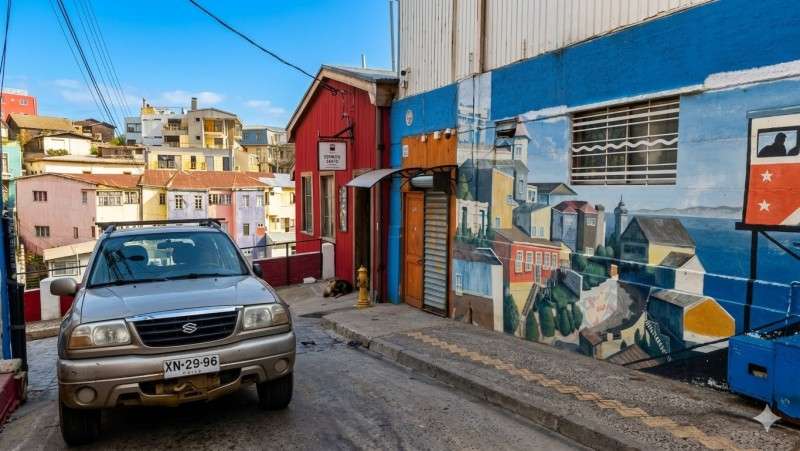 SE VENDE CASA 2 PISOS CON DEPTO INDEPENDIENTE VALPARAISO - Imagen 4