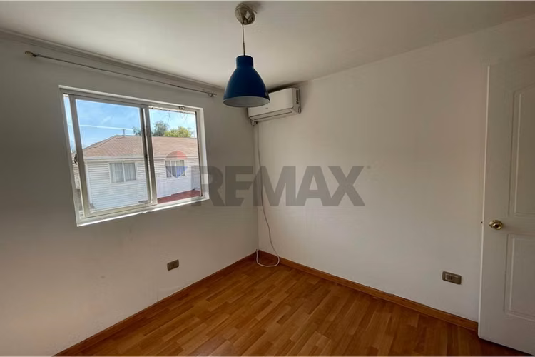 Haz tuya esta casa de 5d+3b en el rosal de maipú!