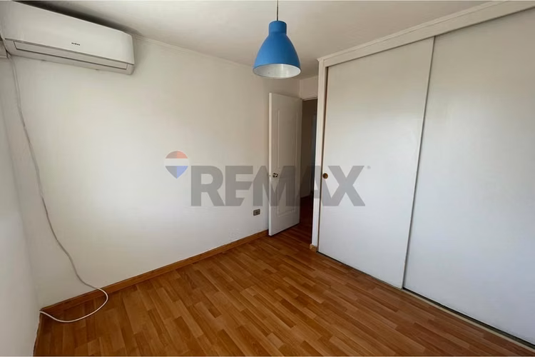Haz tuya esta casa de 5d+3b en el rosal de maipú!