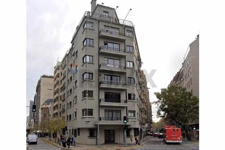 Amplia oficina 189 m² en bellas artes