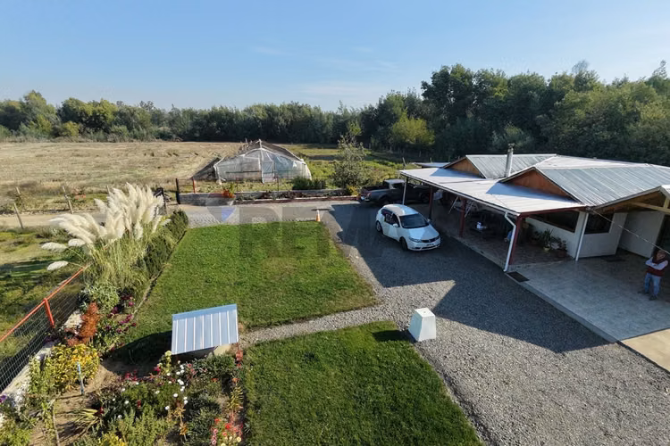 Casa de campo con terreno agrícola de 2,5 ha