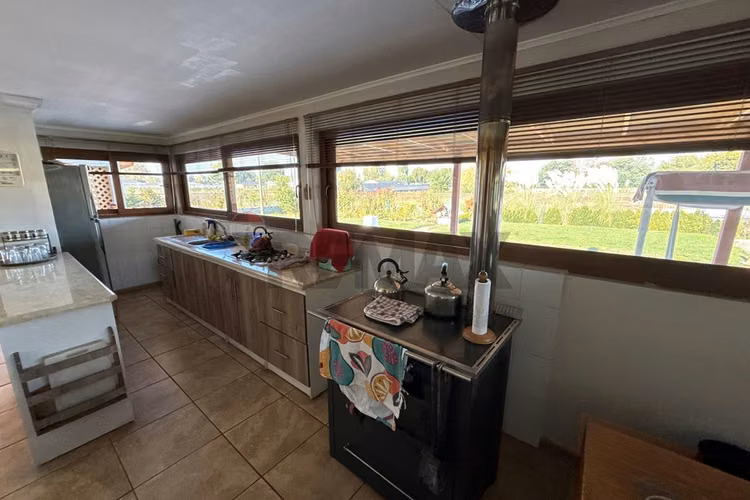 Casa de campo con terreno agrícola de 2,5 ha - Imagen 4
