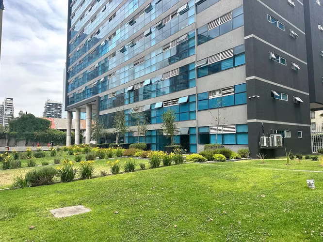 Oficina en Arriendo Metro Manquehue, dos ambientes