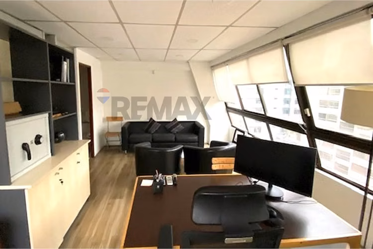 Oficina en venta en barrio el golf, las condes