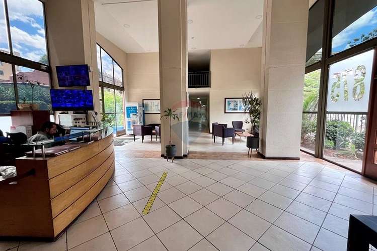 Vista despejada, estacionamiento y bodega! - Imagen 6
