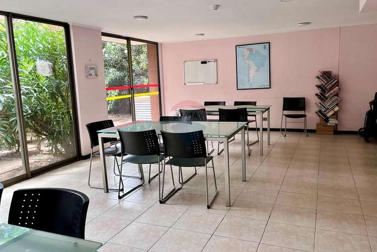 Vista despejada, estacionamiento y bodega! - Imagen 31