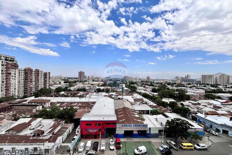 Vista despejada, estacionamiento y bodega! - Imagen 8
