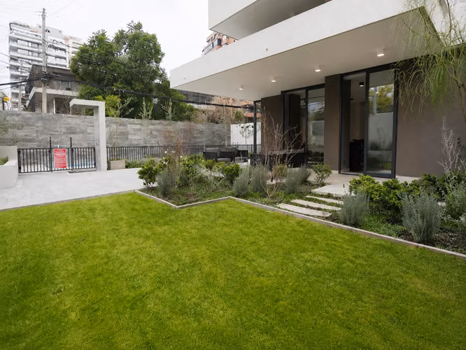 ARRIENDO AMOBLADO EN EXCLUSIVO SECTOR EL GOLF – LAS CONDES – 60 UF - Imagen 10