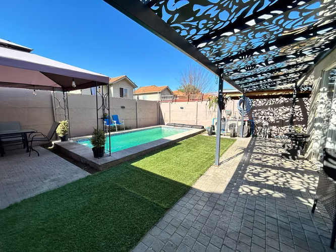 CASA CON DETALLES ÚNICO, VIDA DE BARRIO 3D2B2EST LAMPA - Imagen 2