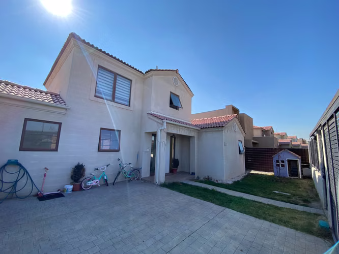 ARRIENDO CASA FAMILIAR EN LAGUNA DEL SOL CON PISCINA - Imagen 6