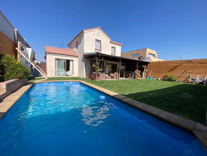 ARRIENDO CASA FAMILIAR EN LAGUNA DEL SOL CON PISCINA - Imagen 10