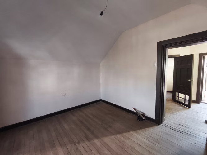 SE VENDE PROPIEDAD PARA INVERTIR BARRIO BELLAVISTA 2 PISOS