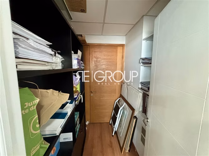 Oficina 7 privados en sector Metro Manquehue - Imagen 17